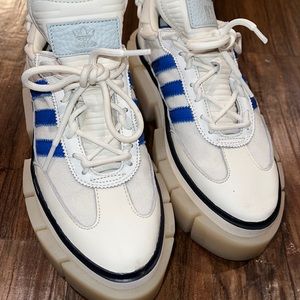 IVY PARK sneakers Rodeo collection.